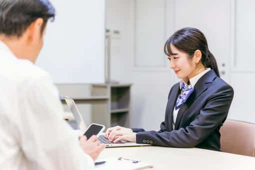 【派遣】スマホショップでの受付・ご案内スタッフ募集！