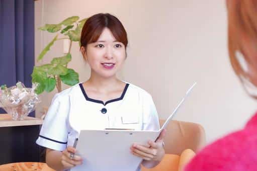 【未経験OK】美容クリニック受付・カウンセラー（池袋駅／週3日からOK／時給1300円～）